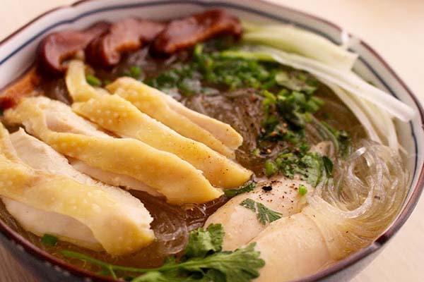 Ăn miến dong dịp Tết: Cẩn trọng với miến nhuộm hóa chất độc hại, chuyên gia tiết lộ 5 tiêu chí vàng để chọn miến sạch và ngon - Hình 1