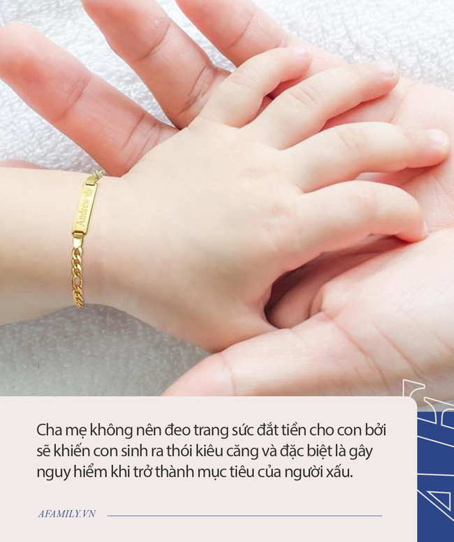 Bà mẹ đến lớp làm ầm ĩ vì con bị mất đồ trong ngày đầu đi học, cô giáo lẳng lặng làm 1 việc khiến phụ huynh này cúi mặt xấu hổ - Hình 3
