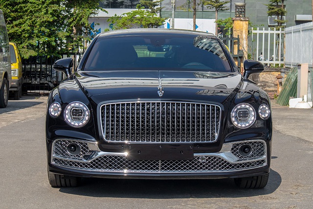 Biệt thự di động Bentley Flying Spur W12 First Edition giá hơn 25 tỷ đồng - Hình 4
