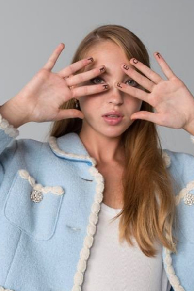 Con gái 19 tuổi nối gót Kate Moss làm người mẫu - Hình 12