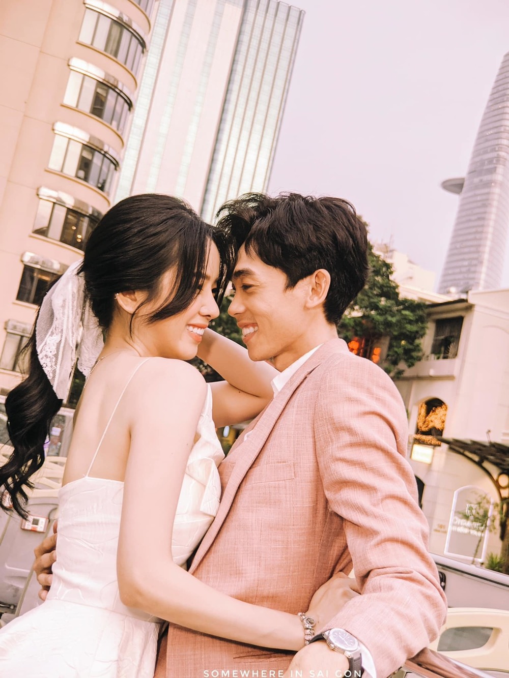 DJ Mie hé lộ cuộc sống màu hồng bên Hồng Thanh - Hình 1