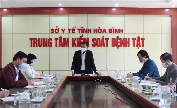Hòa Bình lấy mẫu xét nghiệm toàn bộ người dân trong khu vực phong tỏa - Hình 1