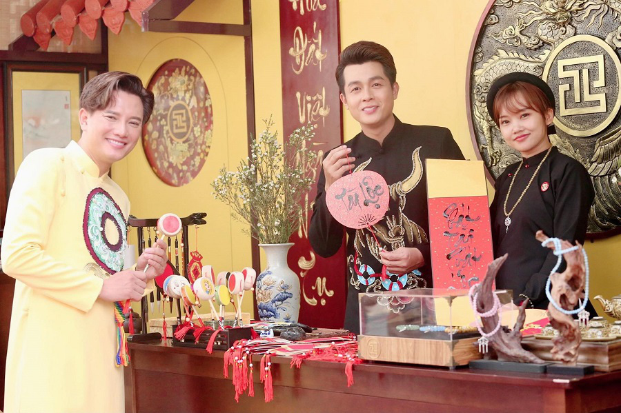 Hòa Hiệp - Bá Thắng diện áo dài xuống phố - Hình 7