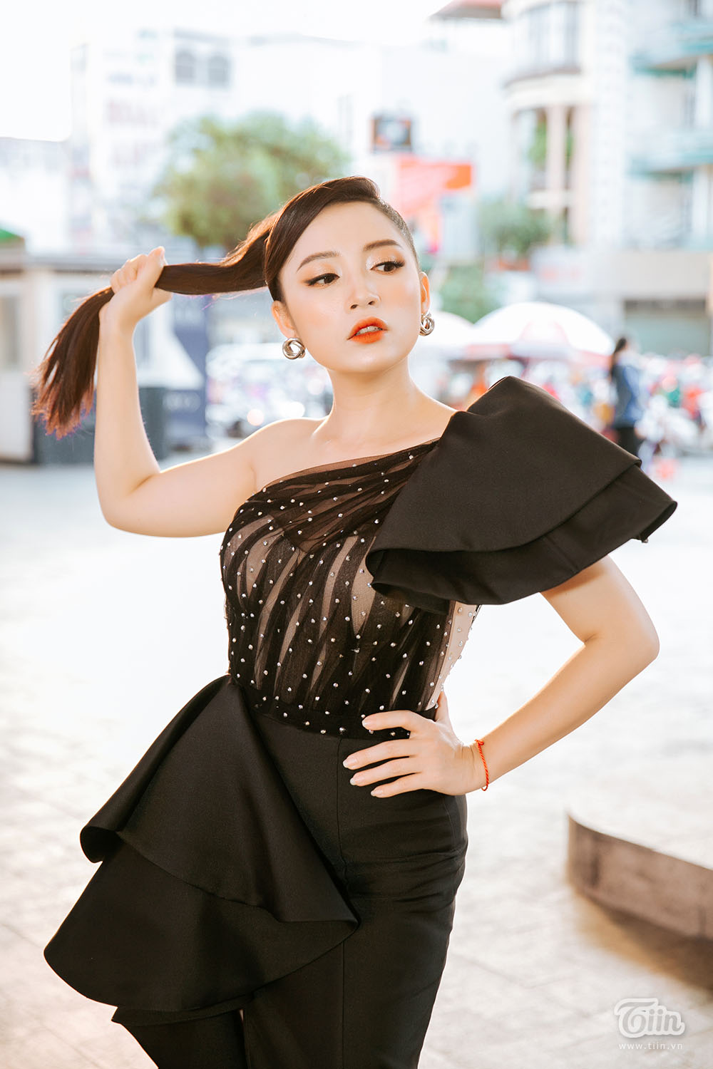 MC Lệ Chi khoe visual gút chóp với nhan sắc không góc chết - Hình 2