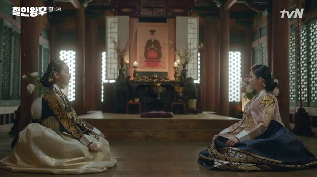 Mr. Queen tập 15: Anh Hậu bật chế độ thẹn thùng khi nhìn thấy điện hạ cởi áo - Hình 3