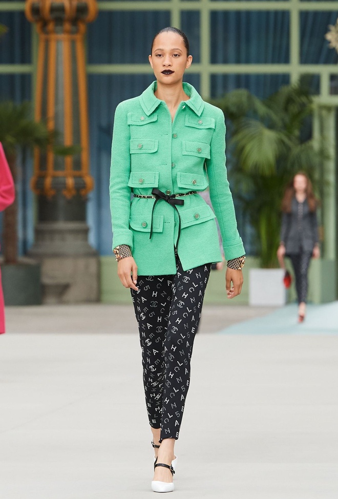 Quần legging trở thành mốt mới trong năm 2021 - Hình 2