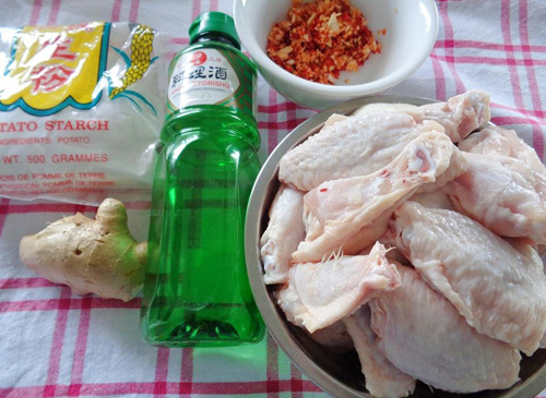 Thưởng thức cánh gà chiên tỏi ớt - Hình 1