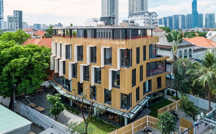 Tòa nhà văn phòng như khu vườn nhiệt đới ở Thảo Điền - Hình 1
