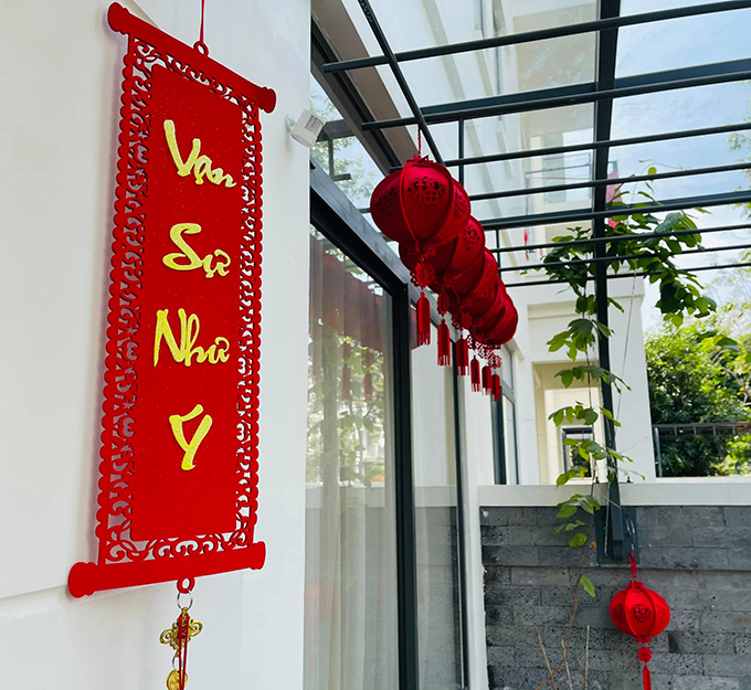 Vân Hugo trang hoàng biệt thự đón Tết - Hình 7