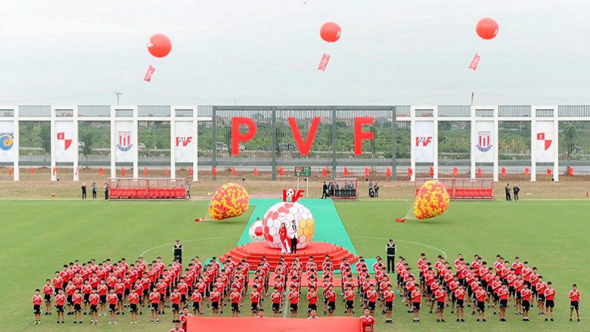 Vingroup bất ngờ chuyển giao PVF cho tập đoàn giáo dục Văn Lang - Hình 1