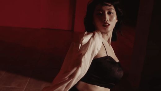 Momo mở màn dự án biểu diễn của TWICE: Khoe vũ đạo đỉnh, body sexy nghẹt thở nhưng biểu cảm lại là điểm yếu? - Hình 8