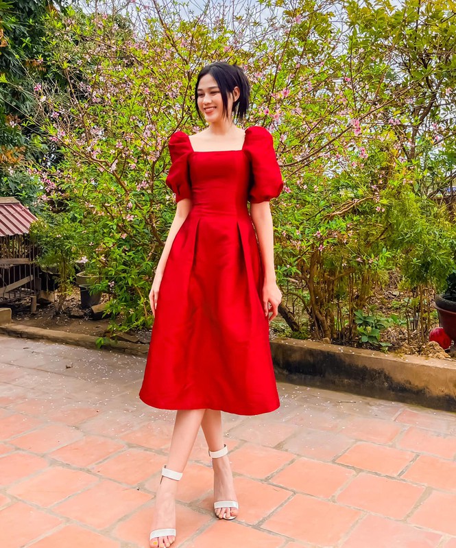 Dáng chuẩn mặc gì cũng đẹp nhưng màu đỏ mới là chân ái của Hoa hậu Đỗ Thị Hà - Hình 10