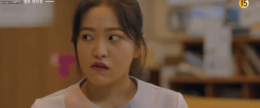 Sắm vai y tá mà mặc váy ngắn, biểu cảm khiêu gợi, Yeri (Red Velvet) bị ném đá tơi tả ngay phim đầu tay - Hình 3