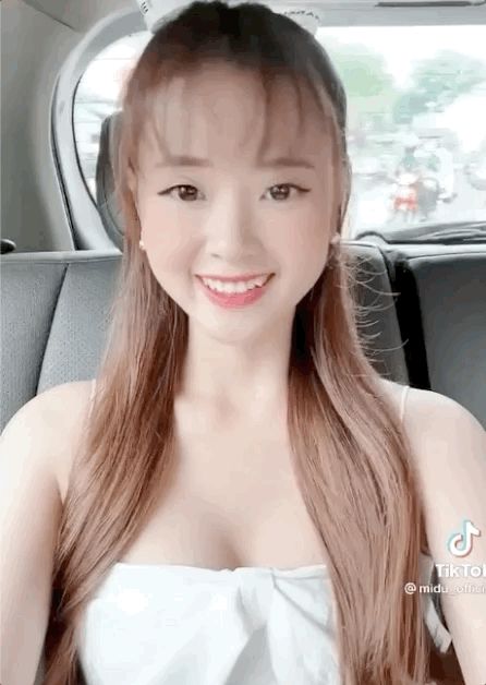 Cô giáo hot nhất nhì Vbiz Midu quay clip 15 giây mà khiến dân tình dậy sóng: Visual ngây thơ xinh xỉu, body thì nóng bỏng căng tràn - Hình 1