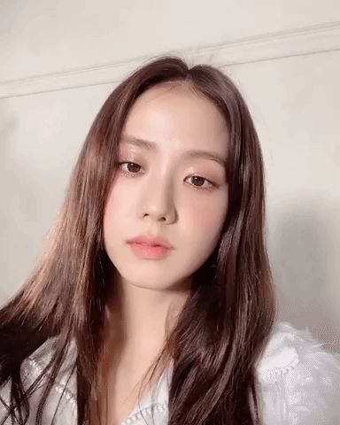 Nhược điểm nhan sắc của nữ thần Jisoo khiến cô phải che chắn kỹ bằng makeup đến độ bị đồn đã phẫu thuật thẩm mỹ - Hình 3