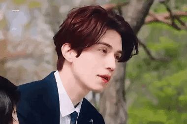 5 sao nam lột xác visual nhờ để... tóc dài: Jungkook - Lee Dong Wook đẹp như tiên tử, đến Lee Jong Suk lại muốn ngã ngửa - Hình 8