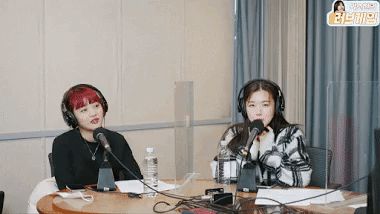 Lisa tặng quà cho Minnie (G)I-DLE nhưng lại tình cờ hé lộ luôn mối quan hệ với thành viên hụt BLACKPINK? - Hình 4