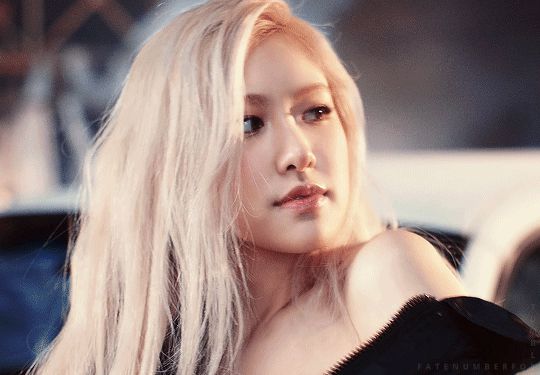 Soi MV solo mới thấy Rosé (BLACKPINK) lột xác ngoạn mục, Knet đào lại luôn ảnh quá khứ rộ nghi vấn dao kéo - Hình 3