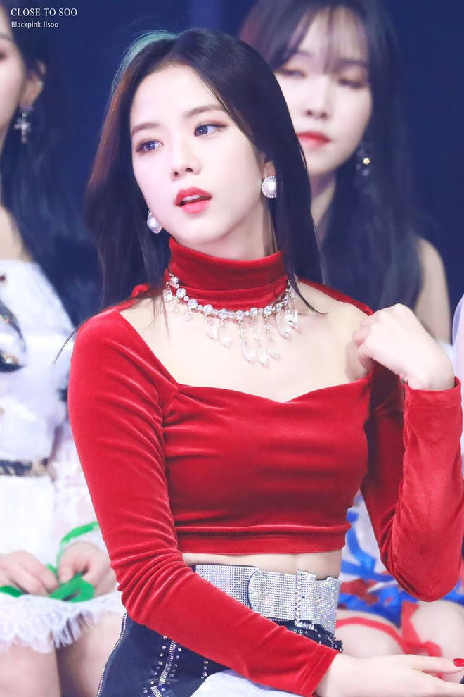 Dàn búp bê sống của Kpop: Jisoo so kè ác liệt với nữ thần lai Nancy, thánh body Gen Z và em út nhà JYP mắt to hiếm có - Hình 2