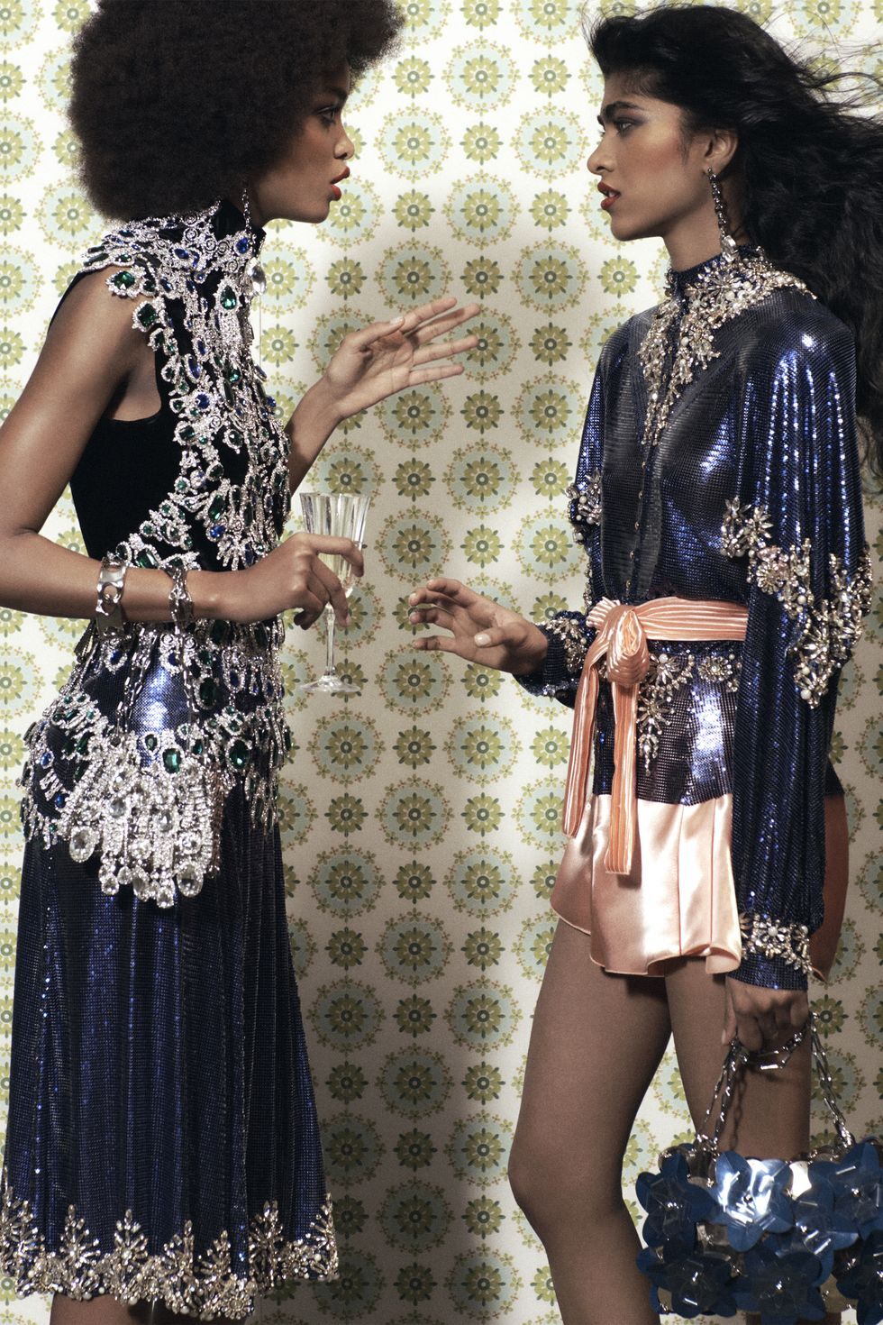 Áo lót h.ở ực của Givenchy vào nhóm trang phục đẹp - Thời trang - Việt  Giải Trí