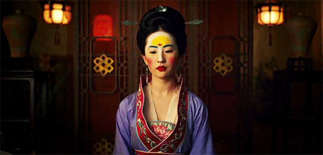 Netizen nghi ngờ Mulan của Lưu Diệc Phi thoát Mâm Xôi Vàng nhờ Disney bảo kê? - Hình 2