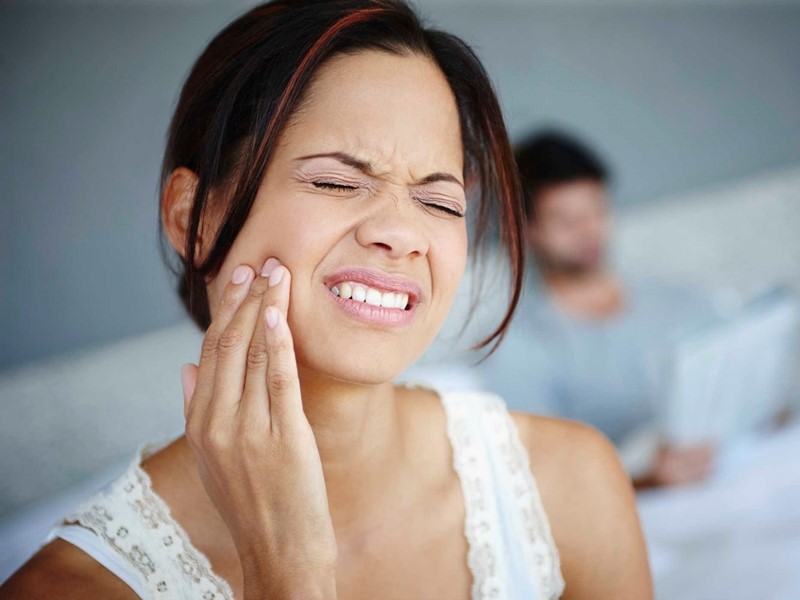 Cách giúp bạn giảm đau khi mọc răng khôn