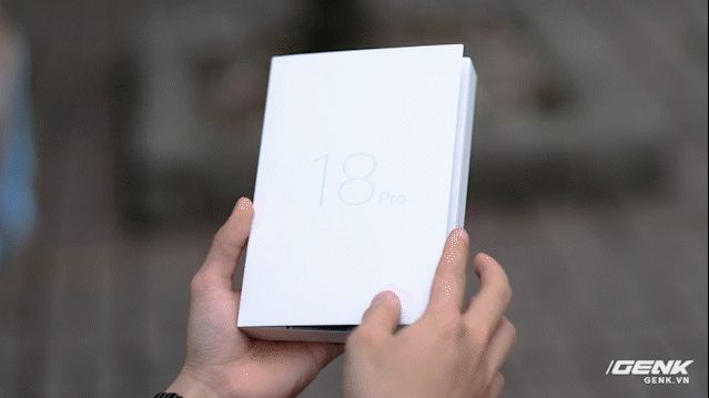 Trên tay Meizu 18 series tại VN: Thiết kế đẹp, màn hình QHD 120Hz, Snapdragon 888, giá từ 16.5 triệu đồng - Hình 2