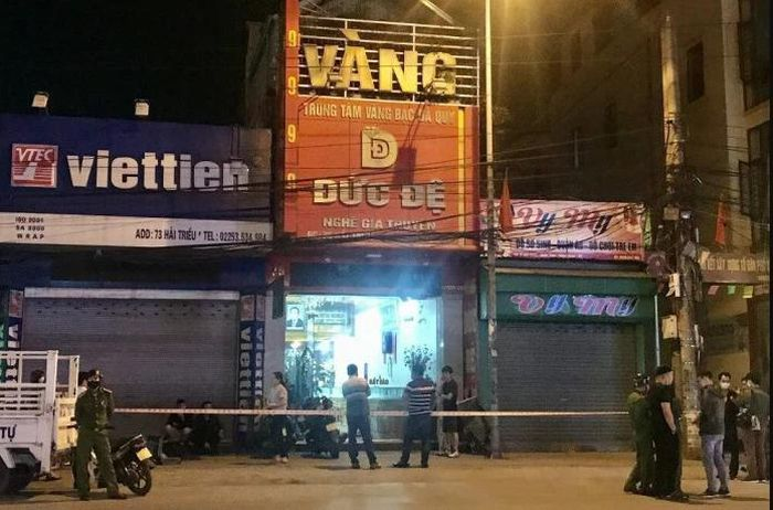 Hải Phòng: Truy bắt đối tượng nghi có biểu hiện ngá.o đ.á ném mìn tự chế cướp tiệm vàng - Hình 1