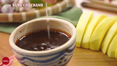 Mùa của xoài xanh và cóc đã đến, chị em hãy ghim ngay cách làm mắm ruốc chấm để nâng tầm trải nghiệm các loại quả chua! - Hình 6