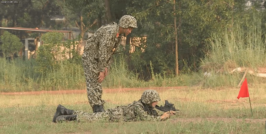 Được Mũi trưởng Long công khai bày tỏ sự quan tâm, Hậu Hoàng liền đáp 1 câu mà dân mạng náo loạn - Hình 5