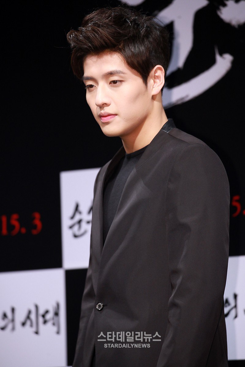 Kang Ha Neul - Tài năng điện ảnh xứ Hàn, chinh phục khán giả khi kết đôi cùng Gong Hyo Jin - Hình 7