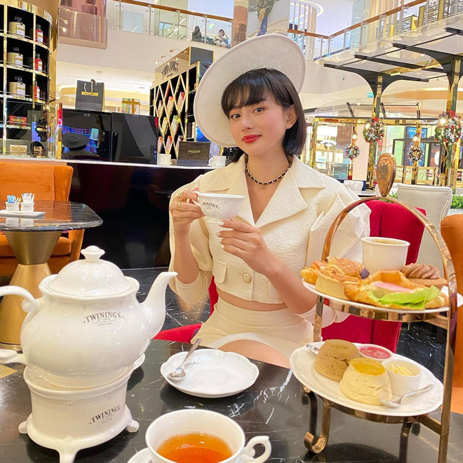 Bạn gái tỷ phú, con dâu nhà hào môn - họ đã gặp chân ái đời mình ở đâu? - Hình 11