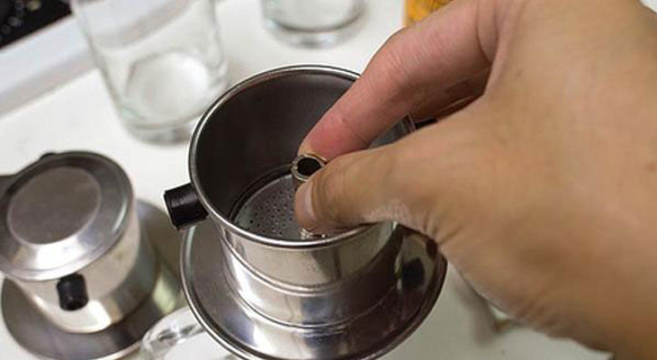 Chỉ cần thêm một nguyên liệu cơ bản này, ly cà phê tự pha tại nhà của chị em sẽ lên hẳn một level mới! - Hình 3
