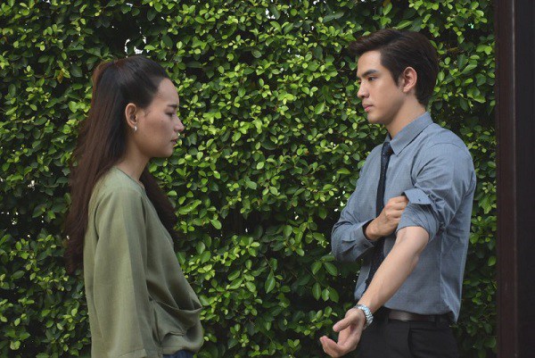 Lần nào chồng đi công tác, đúng 12h đêm anh hàng xóm lại gõ cửa đưa cho tôi một thứ - Hình 1