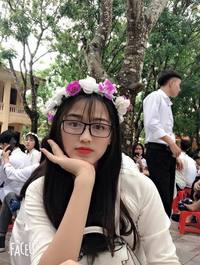 Loạt ảnh mới khui thời học sinh cực dễ thương của Hoa hậu Đỗ Thị Hà - Hình 6