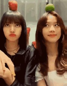 Bạn có nhận ra trong nhóm BLACKPINK ấn giấu hai cặp bạn thân cực kỳ trái ngược? - Hình 7