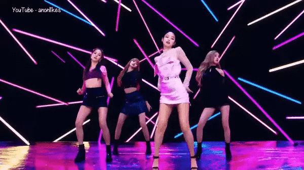 Điểm chung 2 mỹ nhân sát trai nhất Kpop Jennie - Taeyeon: Từ dính phốt thái độ, cà khịa thành viên cùng nhóm đến chiêu trò hẹn hò? - Hình 18