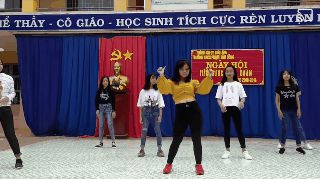 Màn cover hỗn loạn khiến MOMOLAND cũng khóc thét: Khua chân múa tay loạn xạ nhưng center áo vàng gây bất ngờ - Hình 6