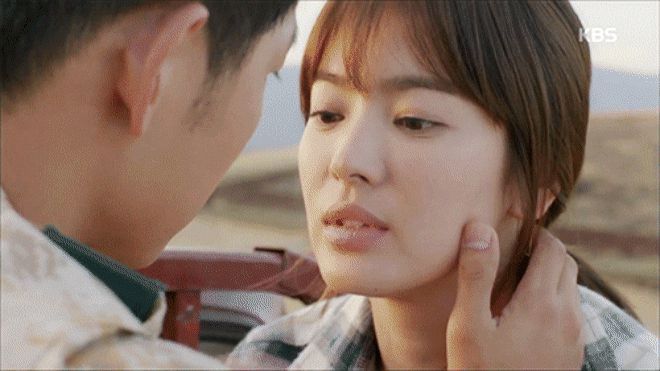 9 cặp đôi đẹp nhức nách ở phim Hàn: Kim Soo Hyun - Seo Ye Ji bao giờ công khai như Son Ye Jin nhỉ? - Hình 17