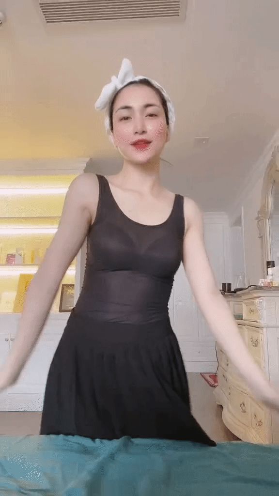 Hòa Minzy khoe body trá hình qua clip tập thể dục buổi trưa: Vòng 1 sexy, đường cong eo ót nhìn mê phết! - Hình 3