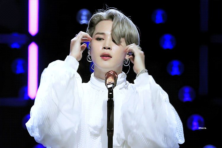 BTS tự khui ảnh hồi đi học trong concert: Ai rồi cũng dậy thì thành công, riêng V và Jungkook đúng là siêu visual ngay từ bé - Hình 26