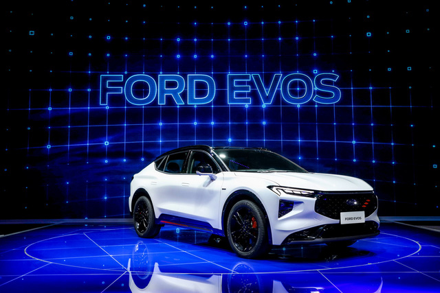 Ra mắt Ford Evos - SUV 7 chỗ Mondeo được người Việt mong chờ - Hình 2