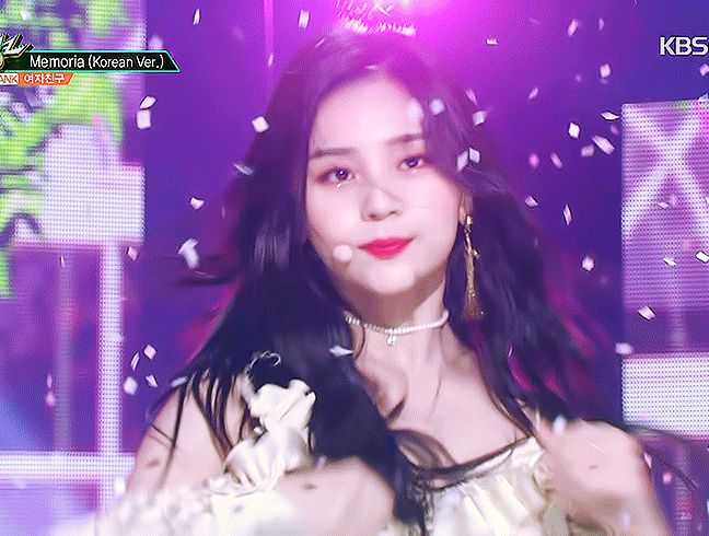 Hồi nào bị chê là nữ idol xấu nhất lịch sử, Umji (GFRIEND) lột xác ngỡ ngàng: Đã xinh nức nở, còn sang như quý tộc - Hình 8