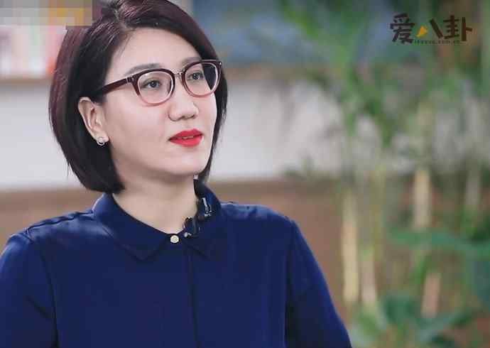 Dịch Lập Cạnh - MC chặt chém nhất Cbiz khiến Dương Mịch tái mặt, Lý Nhược Đồng câm nín - Hình 1