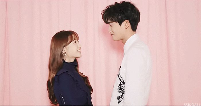 Đau đầu chọn couple có chemistry đỉnh nhất Kpop: Hyeri - Park Bo Gum có plot twist gây sốc, IU mê luôn tài tử kém 4 tuổi? - Hình 26