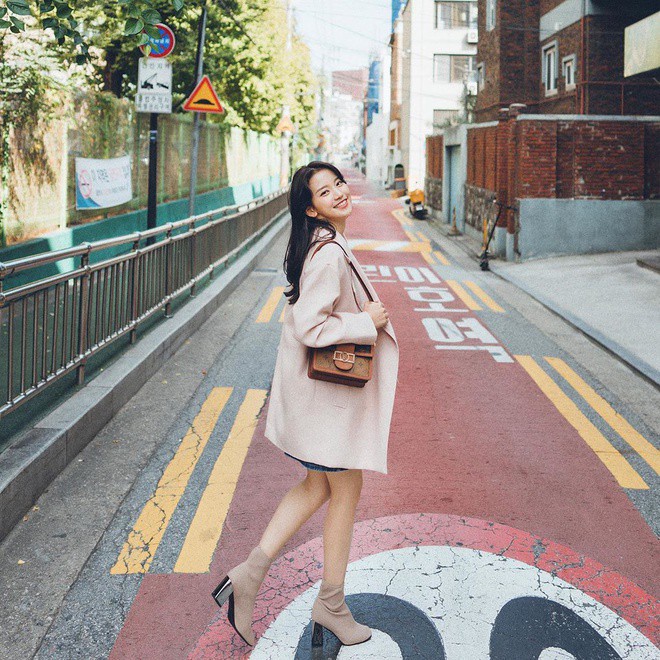 Hot girl lai Đài Loan nghiện style gợi cảm khoe cơ bụng số 11 - Hình 4
