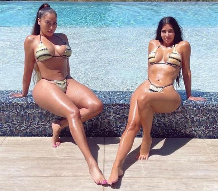 Siêu mẫu Kim Kardashian khoe đường cong bốc lửa trong bộ bikini nhỏ xíu bên bể bơi - Hình 1