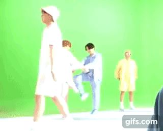 V (BTS) khoe góc nghiêng thần thánh trong clip 3 triệu view, dân tình chỉ dán mắt vào màn chiến nhau của Jin - Jungkook ở góc - Hình 5