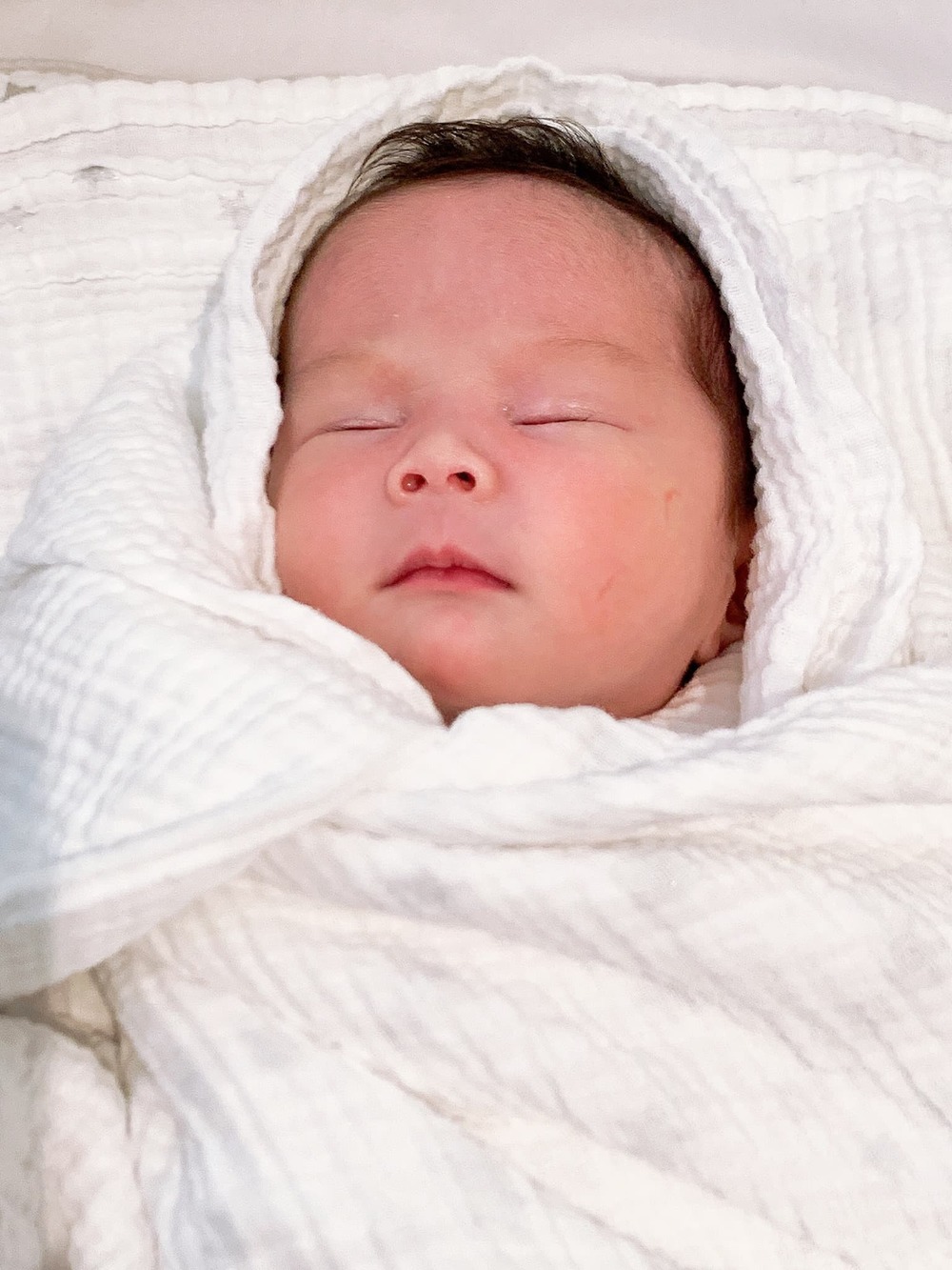 Cận gương mặt con gái của An Nguy và người yêu đồng giới - Hình 1