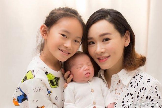 Hoa hậu Dương Tư Kỳ và 2 con gặp tai nạn ô tô - Hình 5
